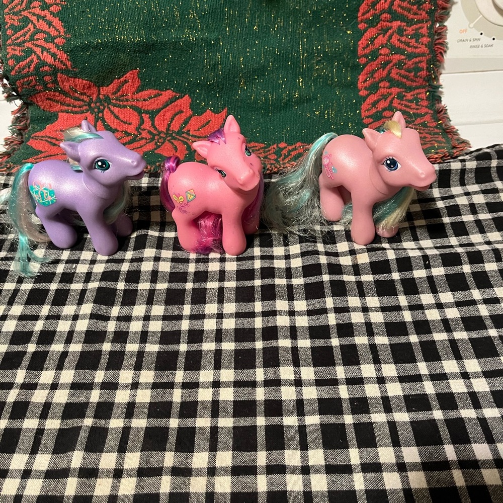 Vintage 2002 set of 3 My little Pony’s.